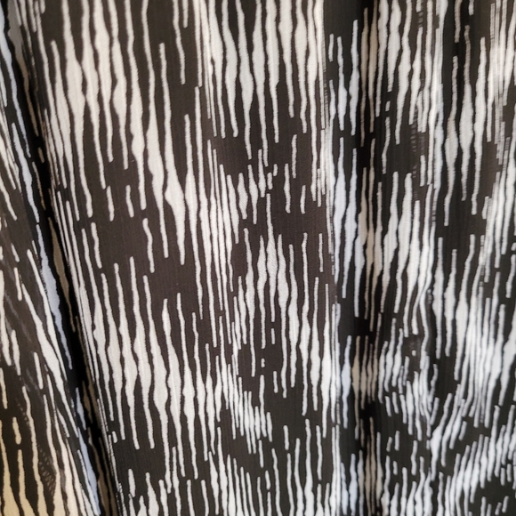 Small Women's Thyme Maternity Dress - Picture 3 of 4